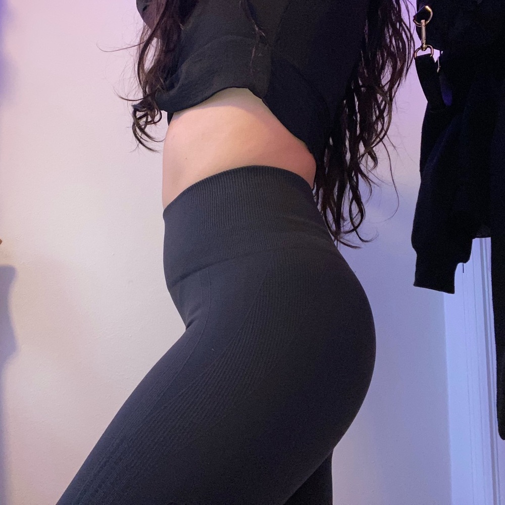 Lululemon Capri Seamless Black Leggings